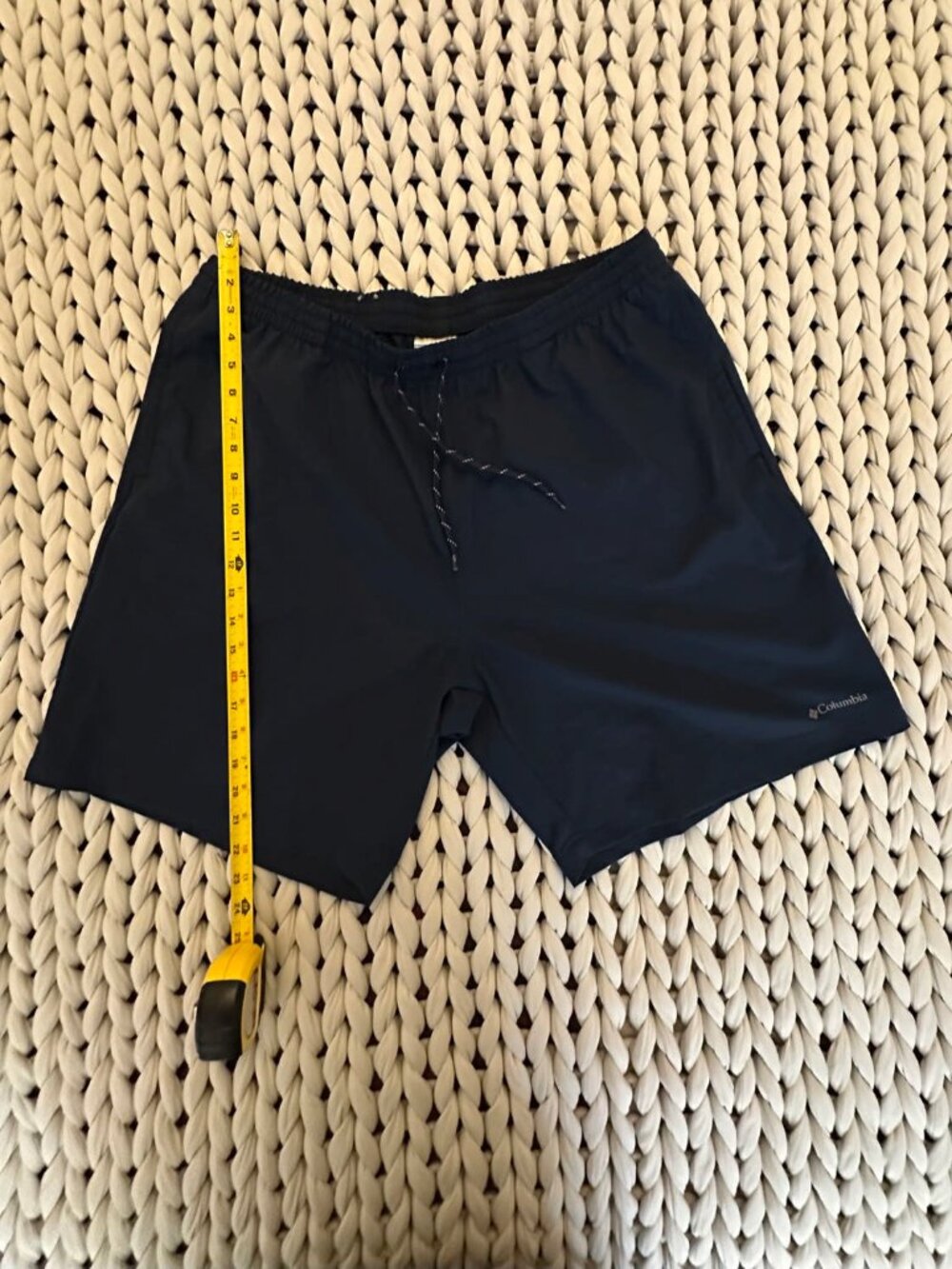 Columbia Men’s XL Navy Athletic Shorts with Mesh Panels